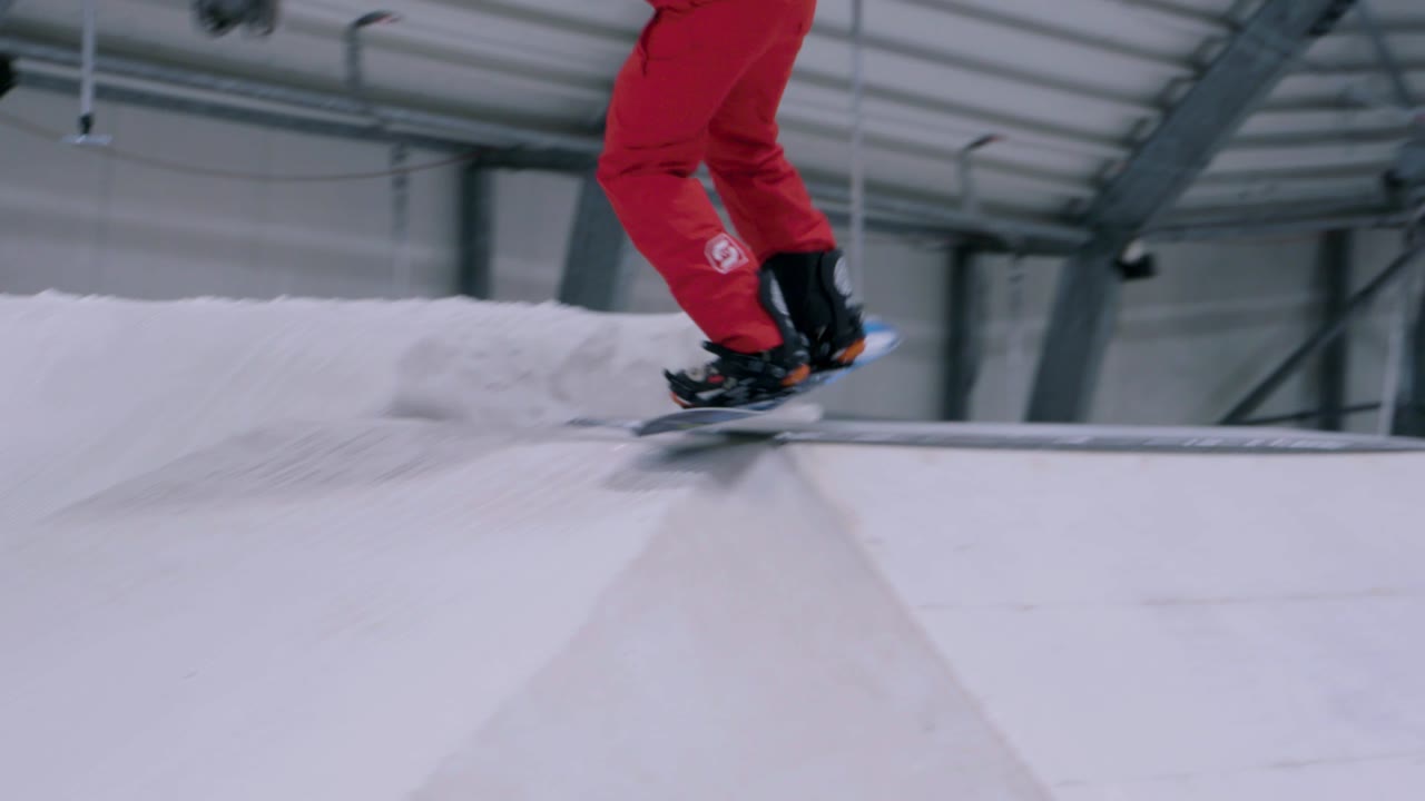 Leraar demonstreert: Freestyle snowboard